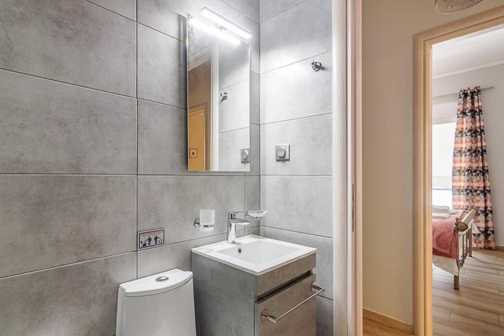 Bright Apartment For 6 Ppl In 아테네 외부 사진